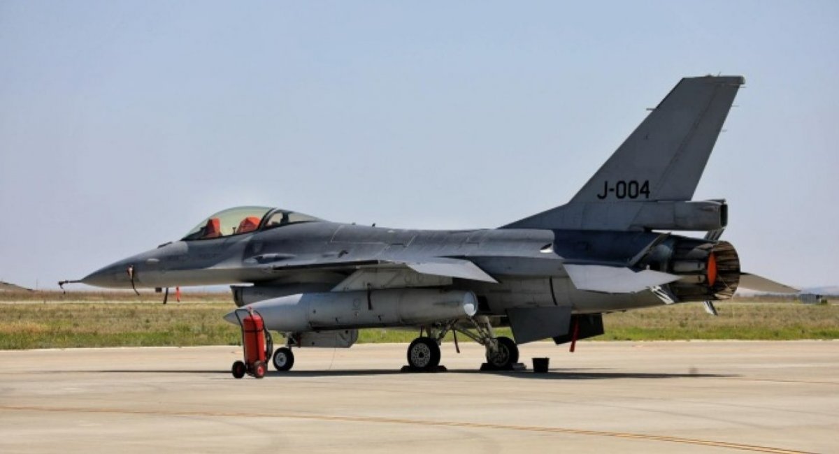 One of the F-16s allocated from the Netherlands for training Ukrainian pilots at the 86th Romanian air base, 1220 Days of russia-Ukraine War – russian Casualties In Ukraine