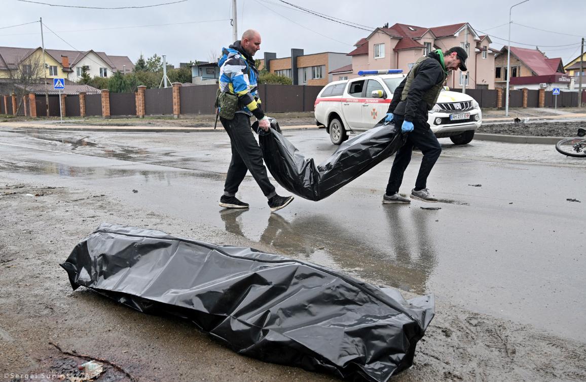 A scene from Bucha. MEPs express their utmost outrage over reported atrocities in Ukraine. © Sergei SUPINSKY / AFP