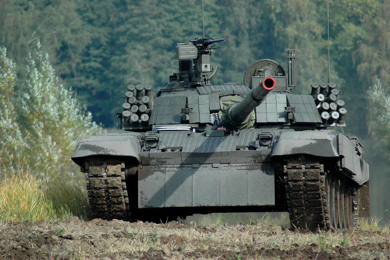 PT-91 Twardy is a Polish main battle tank, Poland Is Ready to Transfer 60 More Tanks to Ukraine in Addition to 14 Leopard 2 Tanks, Defense Express