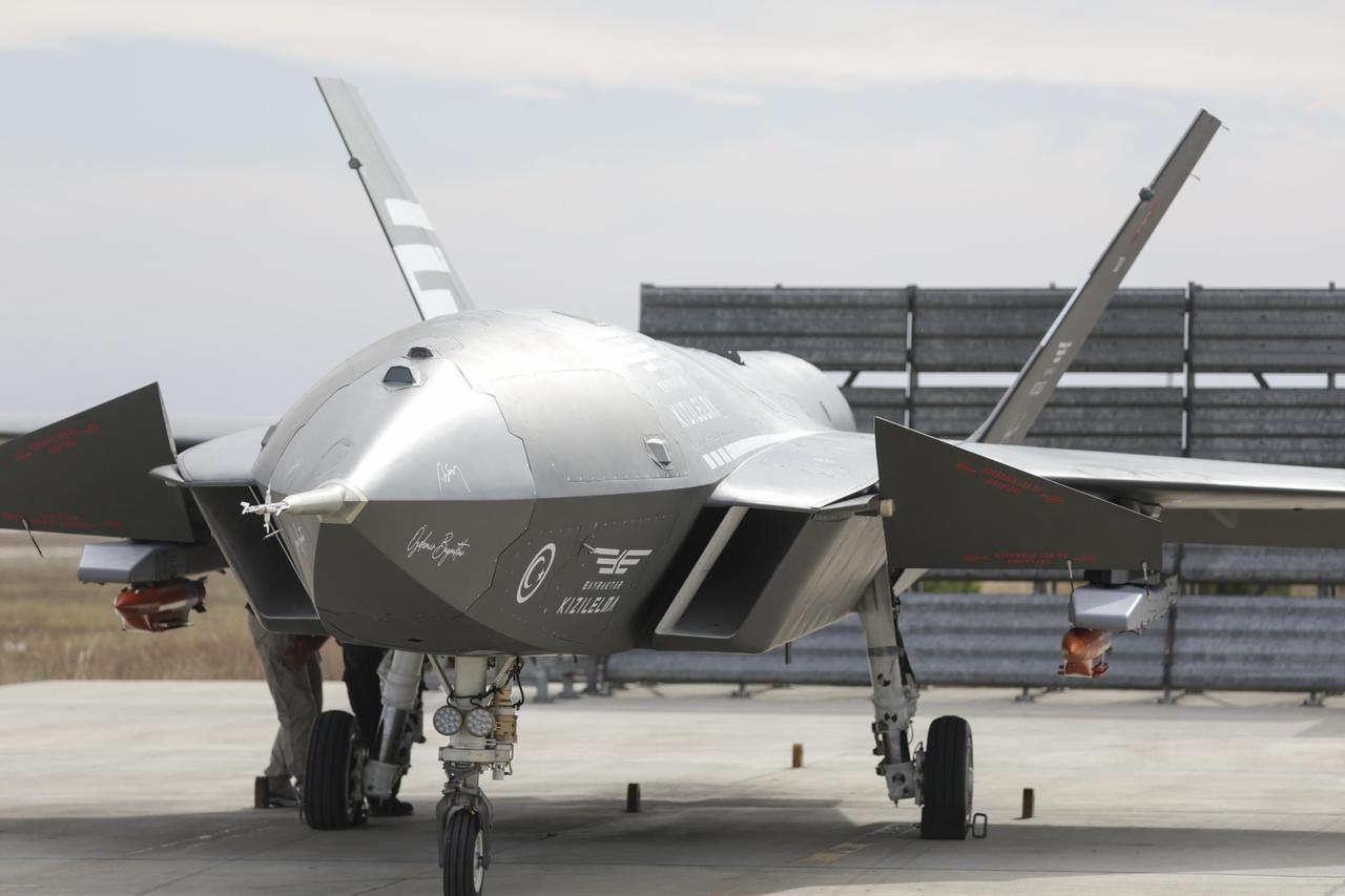 Bayraktar Kizilelma UAV with Tolun bombs, Ukrainian Engine Powers Kizilelma into New Era, How UAV Moves to Armed Trials