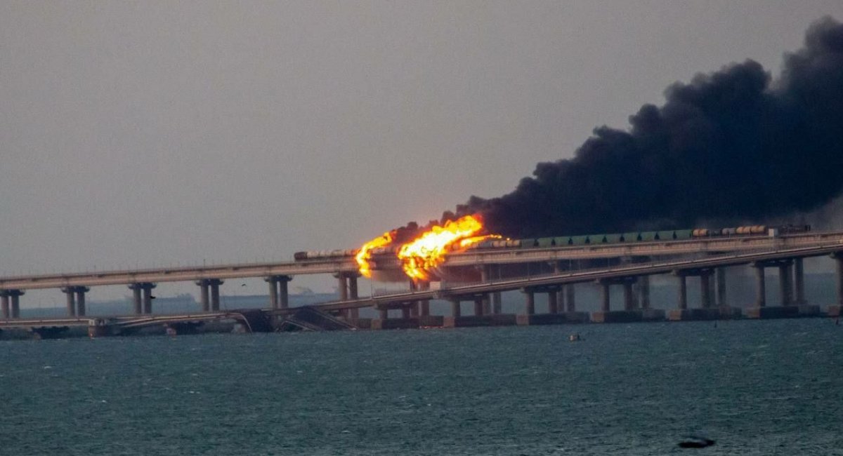 Russians Are Afraid That the Crimean Bridge May Be Struck by a Brander – the Ministry of Transport And Infrastructure of Turkey, Defense Express, war in Ukraine, Russian-Ukrainian war