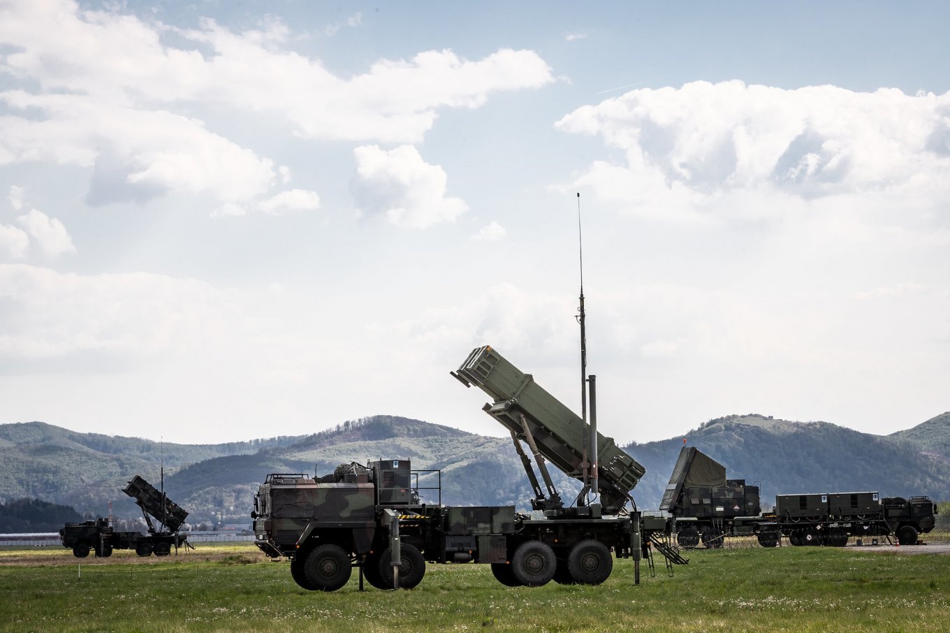 Patriot missile defense system of the German Armed Forces / Defense Express / Where Are the Three Missing Patriots if Germany Has Six Now, and How it Saves Bunderswehr Money at Poland's Expense