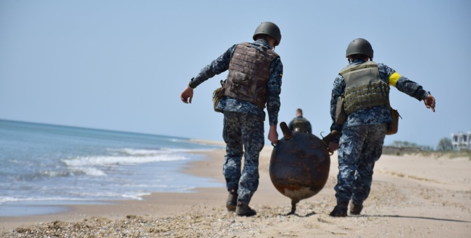 Ukraine's Navy Says russia Is Not Currently Able to Mine the Black Sea, Defense Express
