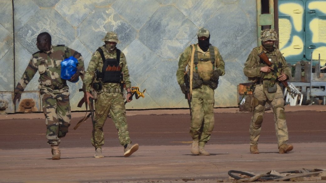 The photo, which, according to the French military, shows mercenaries of the "Wagner" PMC in Mali, Defense Express