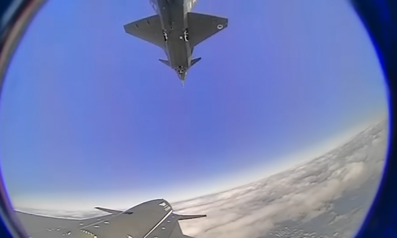 Kizilelma during joint flight