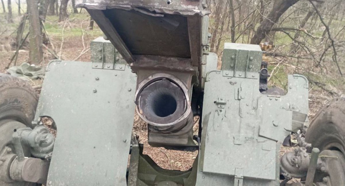 A russian D-30 howitzer after suffering a barrel burst