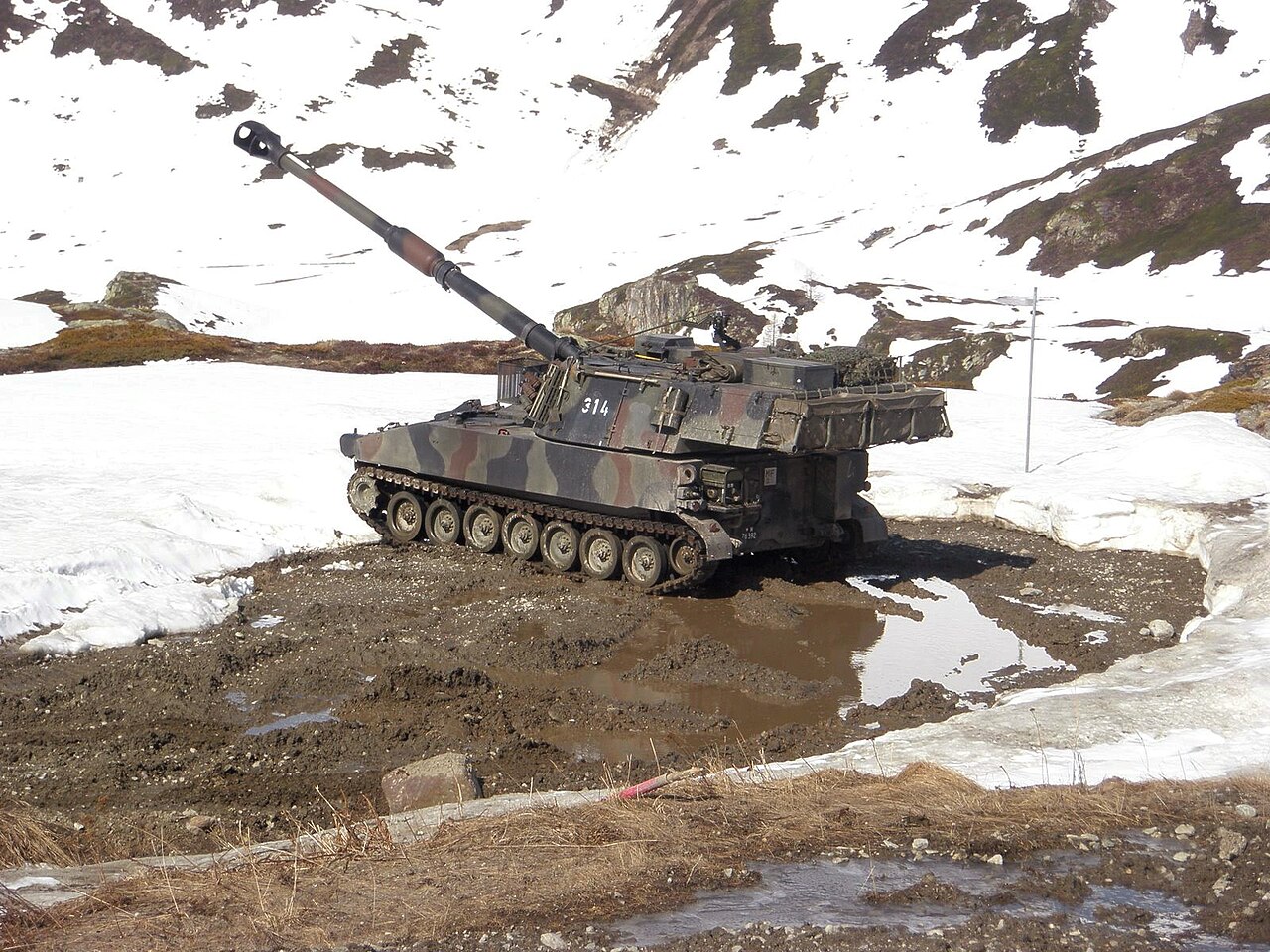 Swiss Army M109 KAWEST / Open source photo