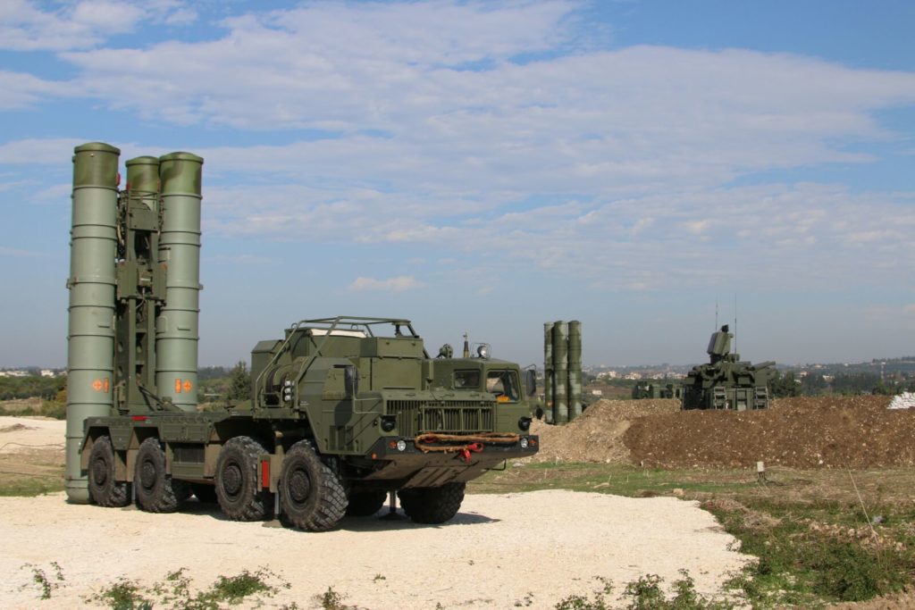 russian S-400 Triumf air defense system on duty / Defense Express / Saudi Arabia Buys Pantsir Air Defense Systems From russia: Will Riyadh Face Consequences?