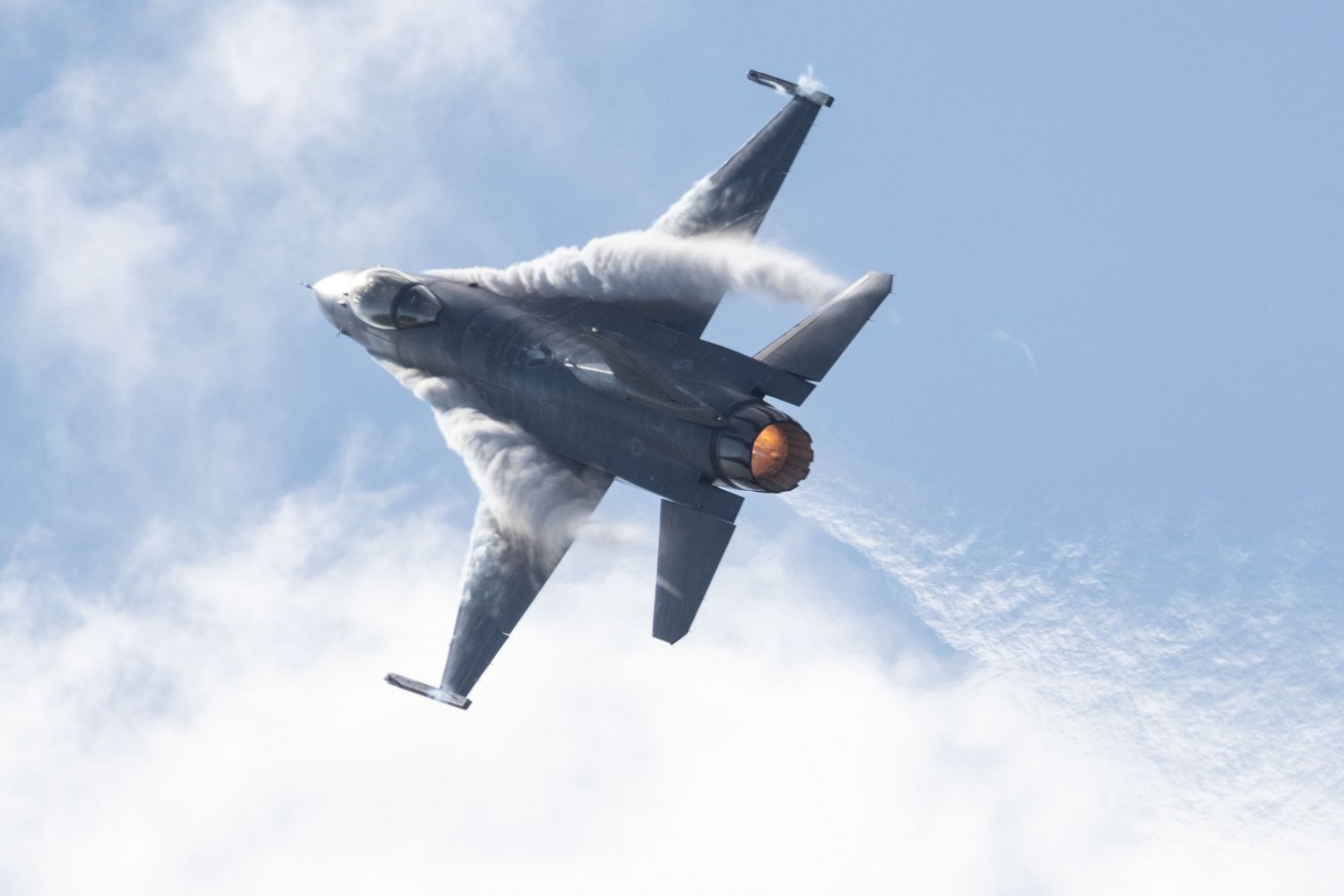 F-16 Viper Demo Team aircraft