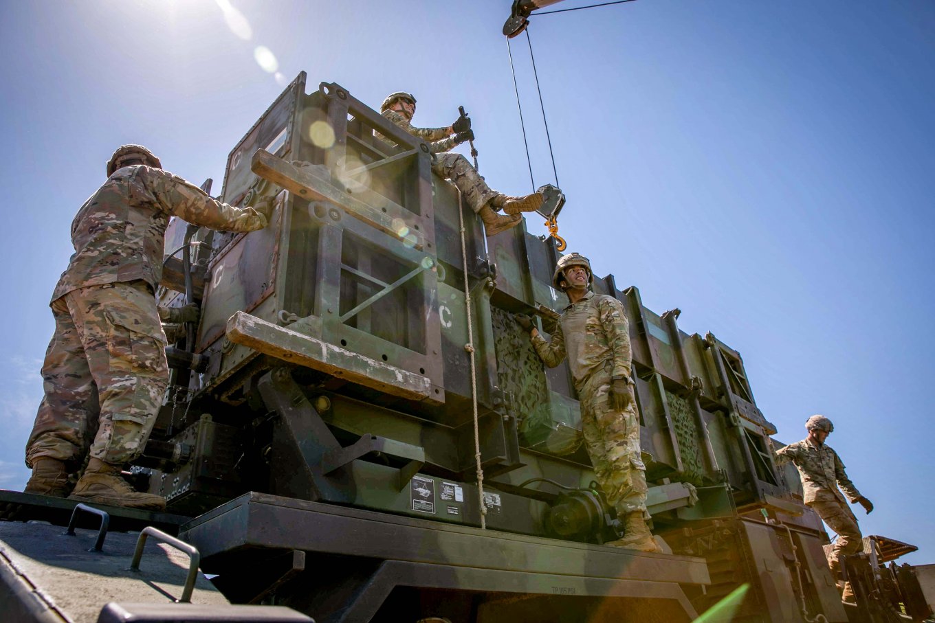 American military working with the PATRIOT system