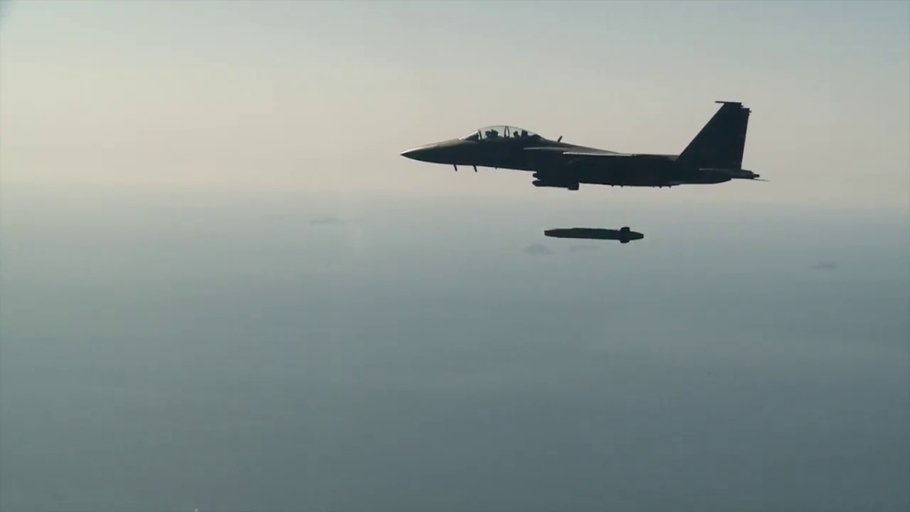 Taurus KEPD 350 is launched from a Korean F-15K Slam Eagle
