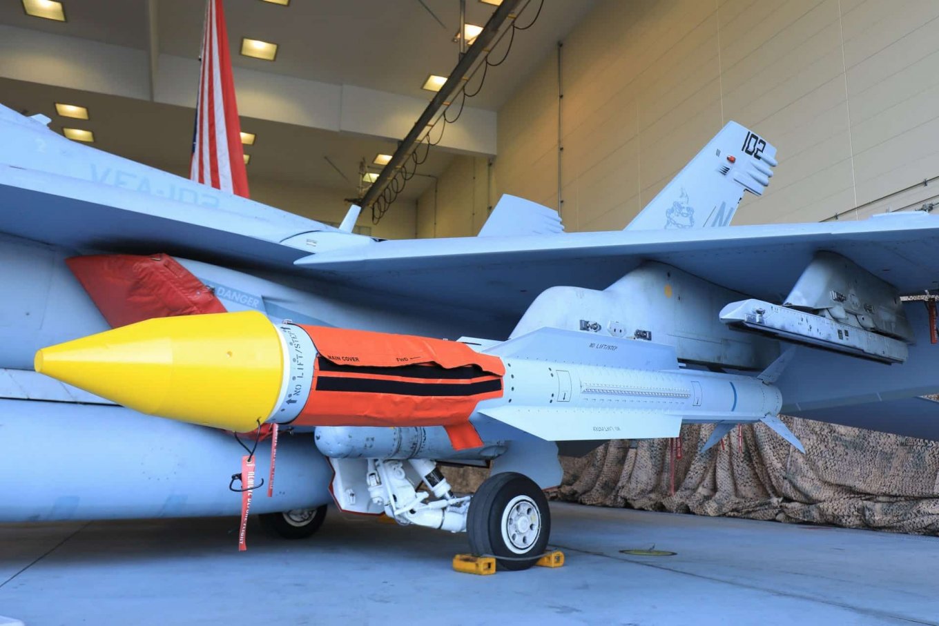 The AIM-174B missile under the wing of the F/A-18 aircraft Defense Express The U.S. Boosts SM-6 Output to Defend Its Fleet Against russian Kinzhal and Zircon Missiles