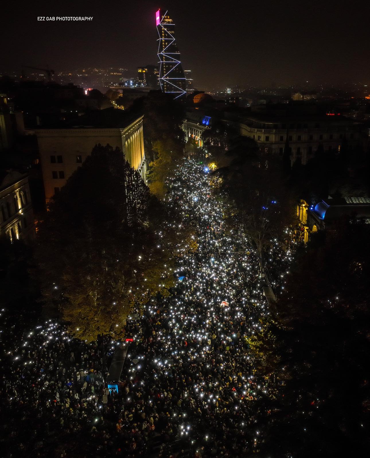 Peaceful protest in Georgia, photo from November 30, 2024 / Defense Express / Georgia on the Crossroads of Gaining Freedom or Becoming russia's Backyard