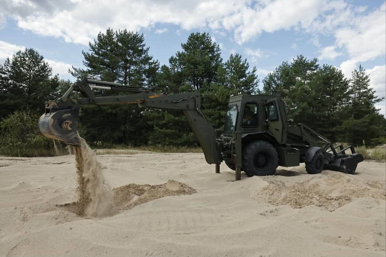 UKR ARMO TECH UAT-SPIDER Armored Backhoe