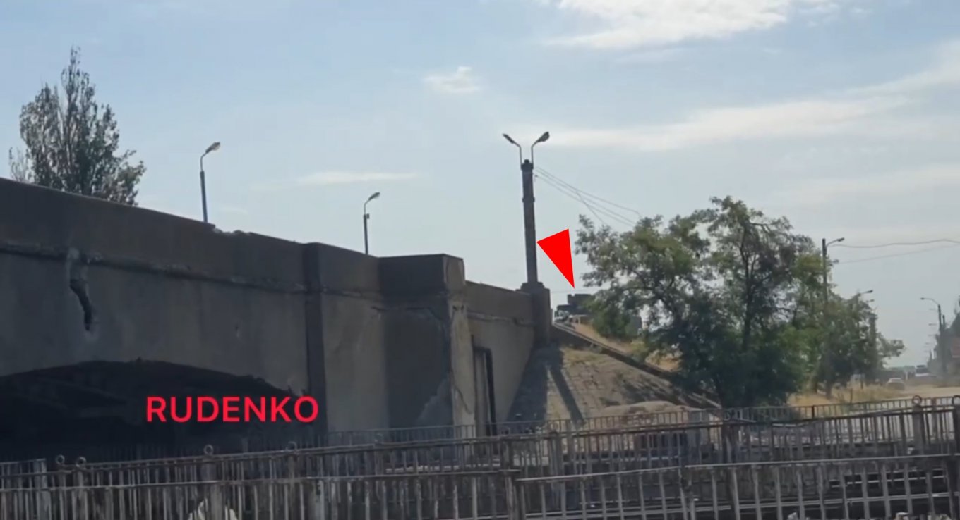 Ukrainians Damaged With HIMARS Another Bridge on russian Occupying Forces’ Supply Lines in the South, Defense Express