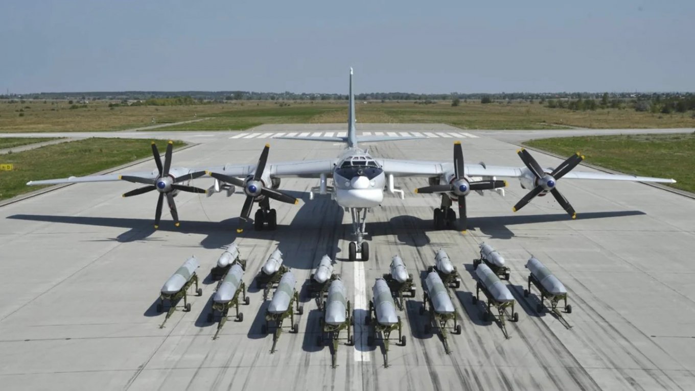 What Is Special About the Tu-95MS Strategic Bomber, And Why This Aircraft Is Chosen For Strikes On Ukraine, Defense Express, war in Ukraine, Russian-Ukrainian war