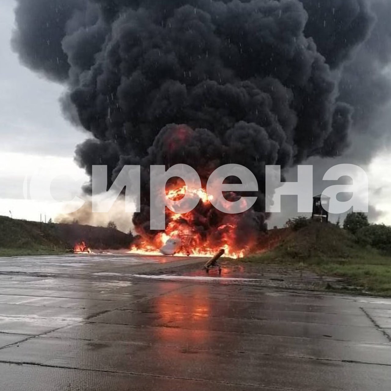 The images vividly display Tu-22M3 bombers engulfed in flames Defense Express The Aftermath of Attack on Soltsy Air Base Housing Kh-22 and Kh-32 Equipped Bombers Appeared on the Network