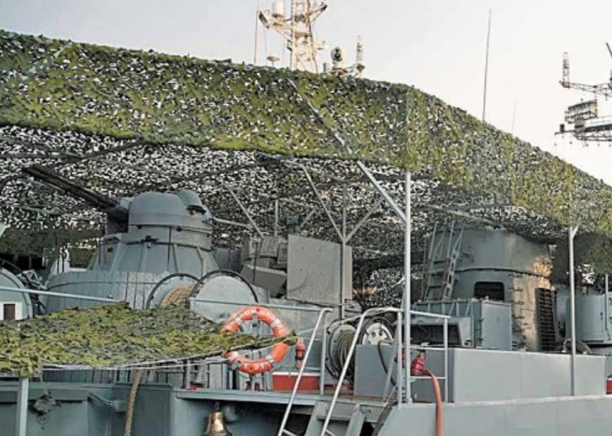 russia's Drone Defenses Are Getting Absurd: Barbecue Cages Now Cover Shipborne Guns