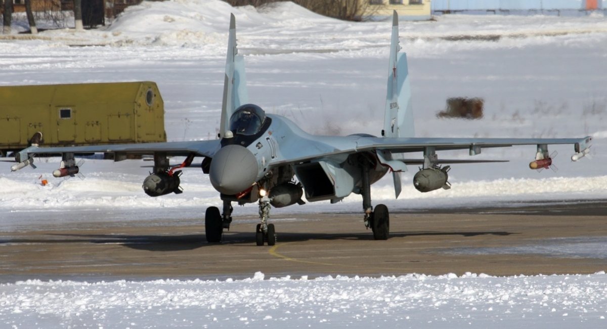The Su-35 fighter with the KAB-1500L bomb Defense Express How Many Gliding Bombs russia Launches Every Day