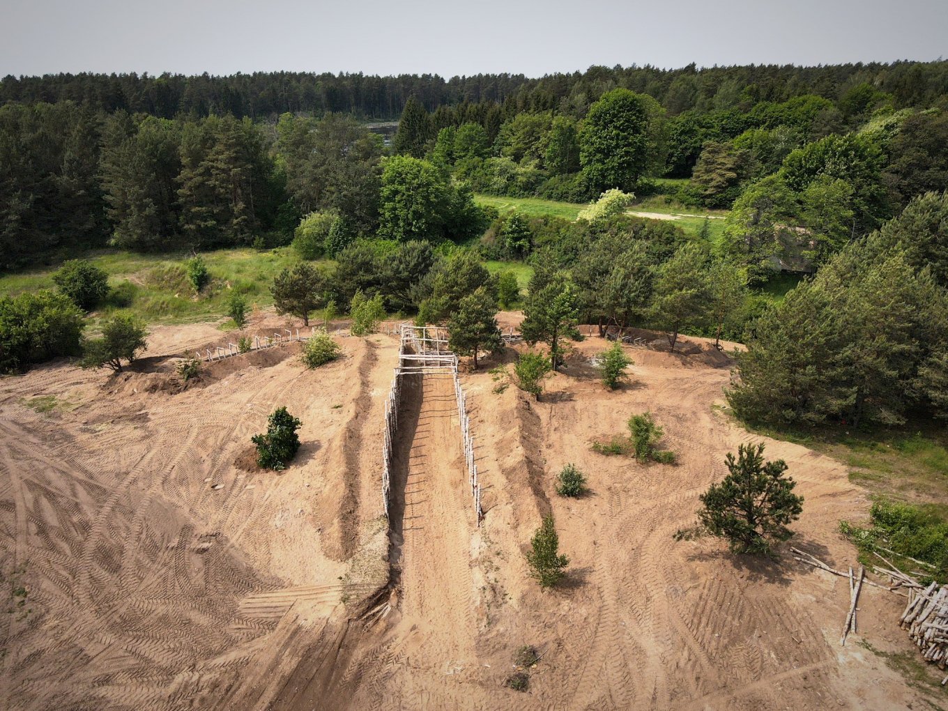 Defense Express / Artillery Goes Underground, or How Polish Military Learns Fortification Building From Ukrainian War Experience