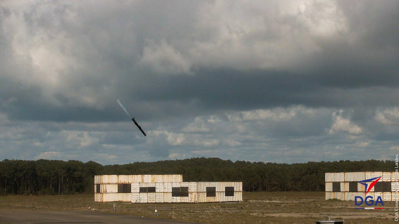 MdCN (aka Naval Cruise Missile) attacks a bunker during tests / Defense Express / Which European Missile Has the Longest Range? It’s Not Taurus or Storm Shadow / SCALP
