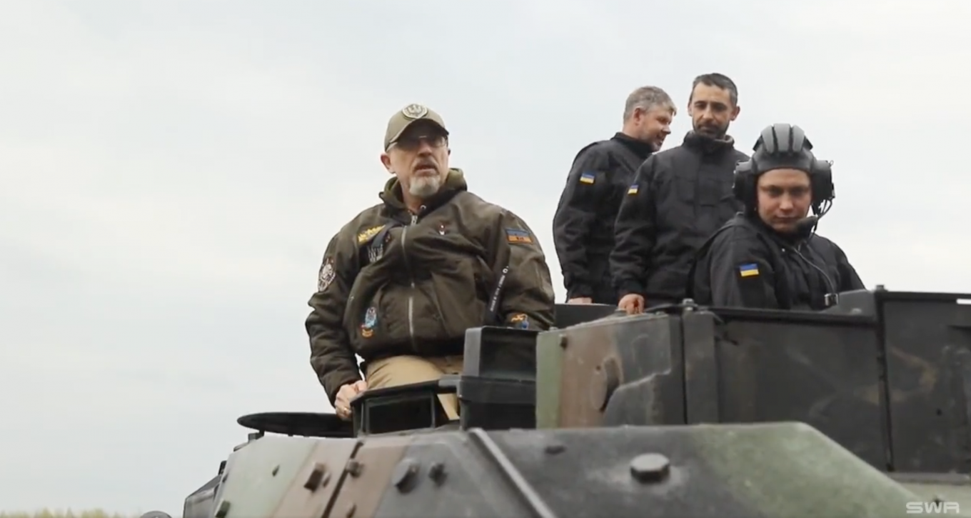 The Minister of Defense of Ukraine sitting on the Leopard tank from Germany Defense Express Oleksii Reznikov: Ukraine Receives Dozens of Leopard Tanks from Germany