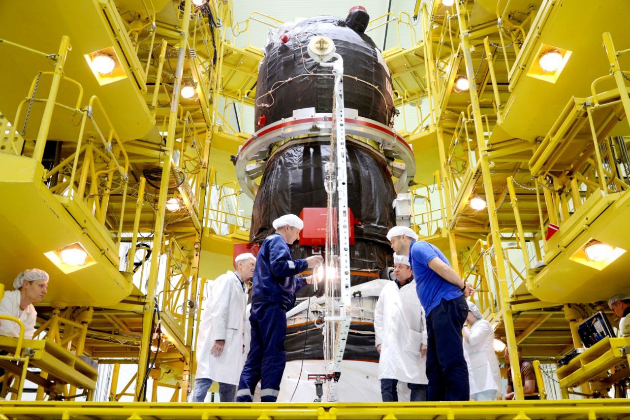 Soyuz spacecraft / Defense Express / Rot of Myth: russian Spacecraft Manufacturer Energiya on the Verge of Bankruptcy and Collapse