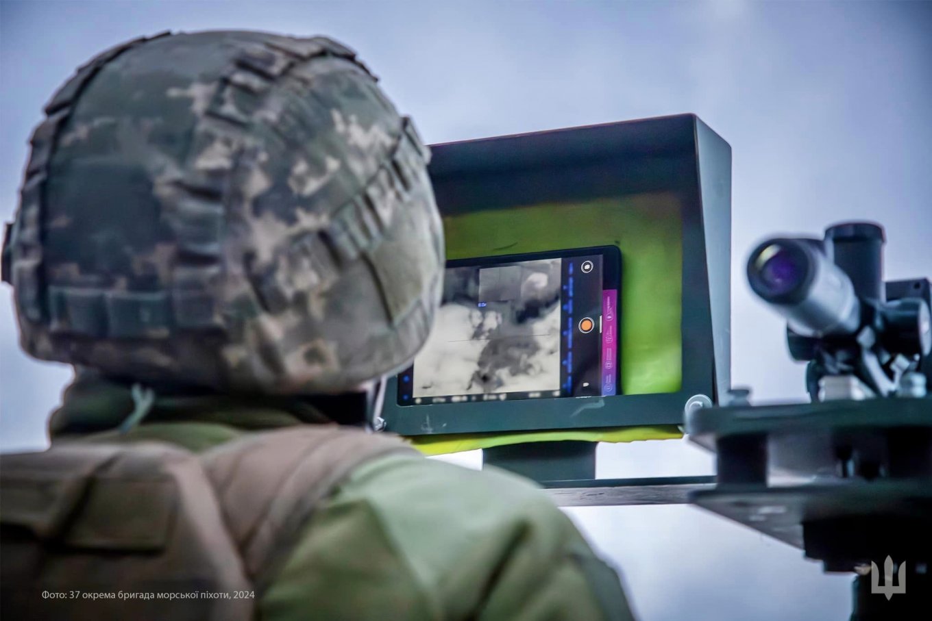 Illustrative photo: a Ukrainian air defense serviceman observes the airspace amid a russian aerial drone barrage / Defense Express / New Banderol Jet Drone Attacks Ukraine: All That is Known About the Obscure russian Weapon