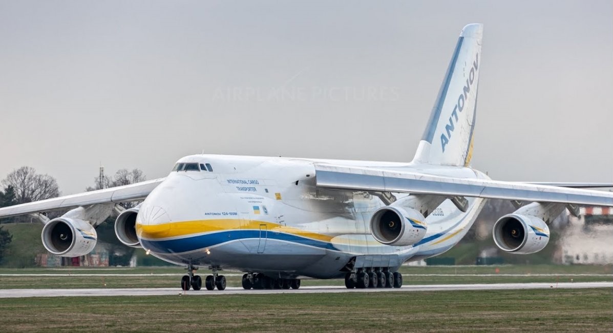 An-124-100 Ruslan airlift of the Antonov Airlines fleet / Defense Express / Airbus Wanted Its Beluga Jet to Snatch the Contract For NATO Transportation From An-124 But Miscalculated