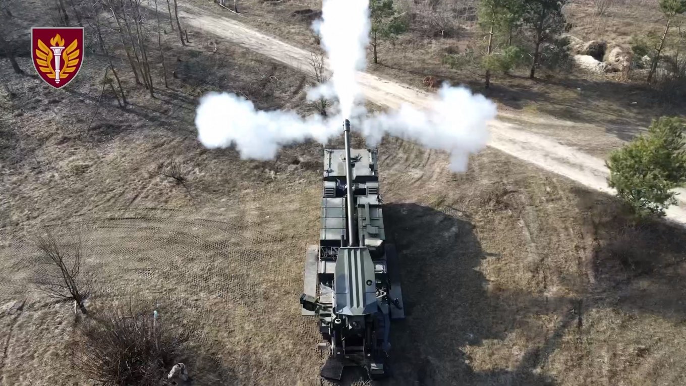 Ukraine also operates slightly bulkier CAESAR 8x8 wheeled systems / Defense Express / France Revealed CAESAR Losses in Ukraine and Its Performance Compared to PzH2000 and Archer