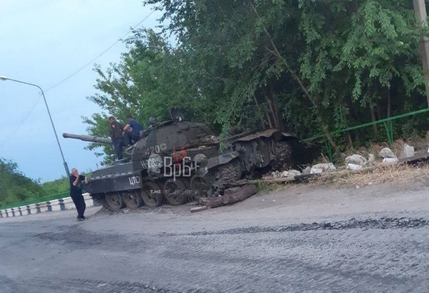 The T-62 tank did not reach the front line, Ukraine’s Military Seized a russian Cold War Tank as a Trophy,Defense Express