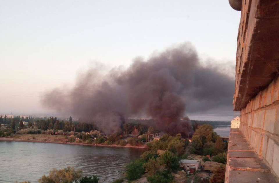 Ukraine’s Military Destroys Barge With Personnel, Equipment in Southern Ukraine, Defense Express