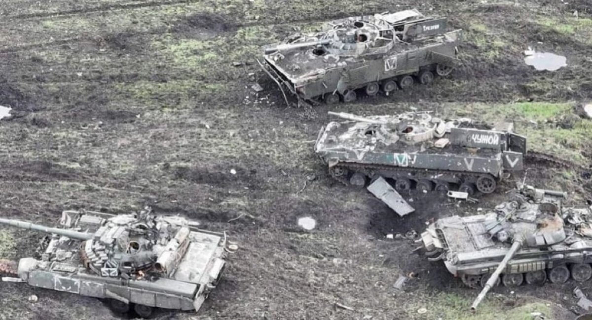 Destroyed russian tanks and IFVs as a result of russian offensive operations near Avdiivka / Defense Express / Abrams is Unfit for Ukrainian War: Tanks are Withdrawn from the First Line