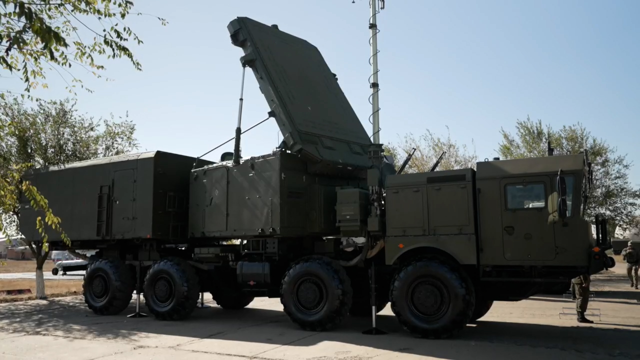 The 92N6E radar of the S-400 system