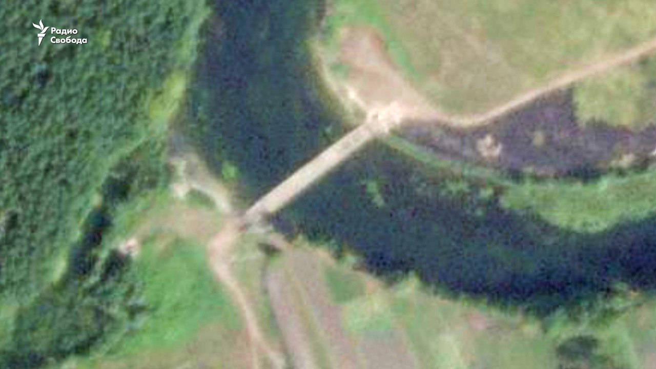 russian Troops Build the Fifth Pontoon Crossing Over Seym in Kursk Oblast (Satellite Images), Defense Express