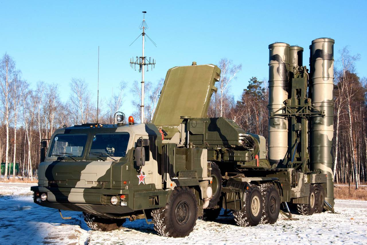 S-400 system / Defense Express / Why Delivery of Two S-400 System Sets from russia to India was Postponed to 2026