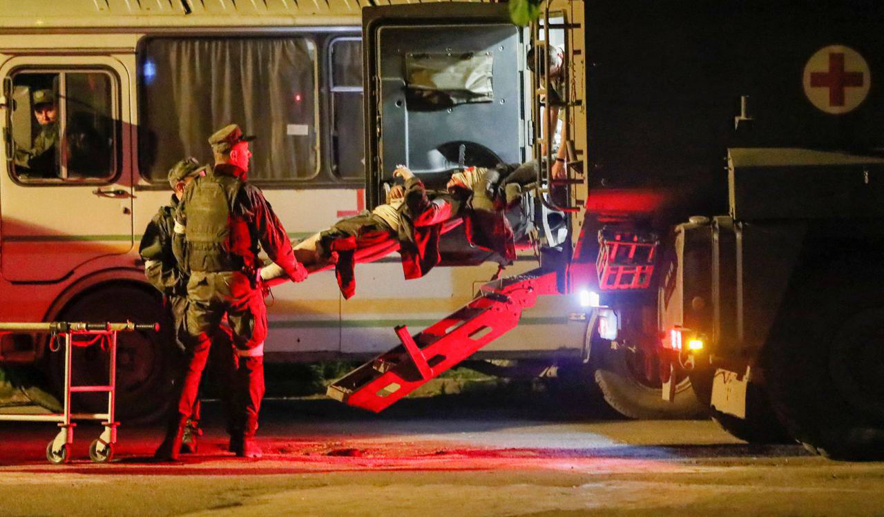 Defense Express / The evacuation of wounded Ukrainian servicemen from Azovstal, Mariupol on May 17 night, 2022 / 