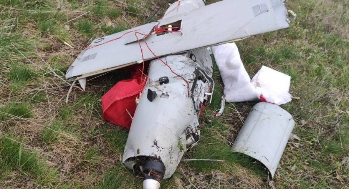 Russian drone Orlan-10, that was destroyed by Ukrainian troops, Defense Express