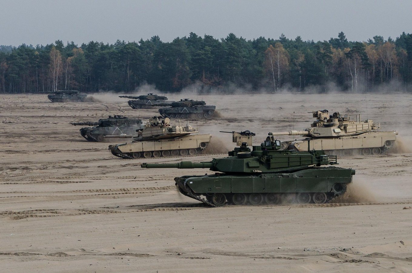 American M1A2 Abrams and Polish Leopard 2PL during joint drills