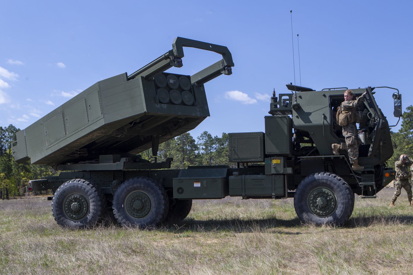 The M142 High Mobility Artillery Rocket System Defense Express The U.S. Plans Double or Triple HIMARS, GMLRS, ATGM and MPADS Production in a Year