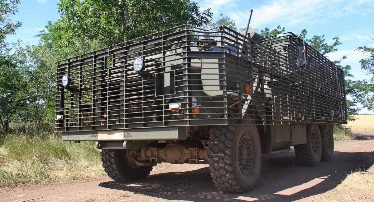 The Мastіff vehicle Defense Express Why Ukraine Has to Prioritize Mobile Repair Teams for Western Armored Vehicles