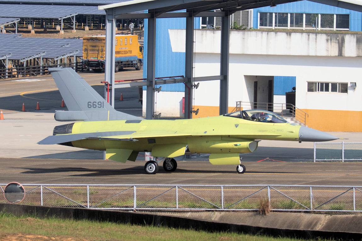 F-16 Block 72 of the Taiwanese Air Force / News Hub / How Possible is to Revamp a F-16 from the 1980s to the Latest Block 70/72 Viper