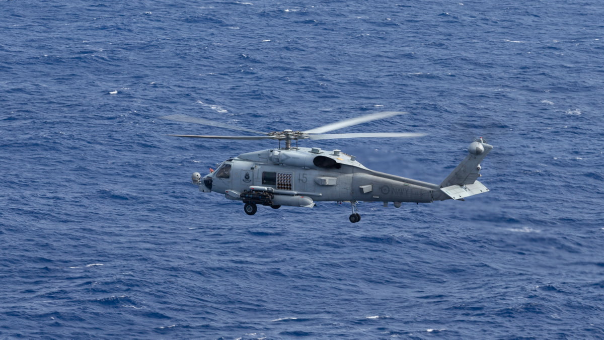 MH-60R Seahawk / Defense Express / Impunity of russia is Greenlight for Others: China Attacks Australian Helicopter with Flares