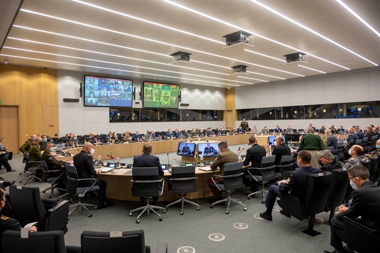 Meeting of the NATO Military Committee, Lieutenant General Valeriy Zaluzhnyi about the readiness of the Armed Forces of Ukraine to respond to the Kremlin's insane scenarios, Defense Express