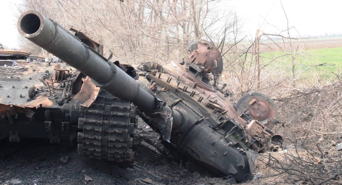 Destroyed russian tank, Ukraine’s  Forces Defeated Nearly Entire russis’s 35th Combined Arms Army, Defense Express