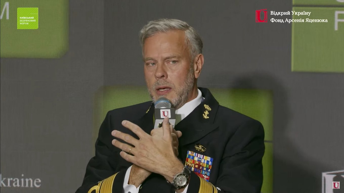 Royal Netherlands Navy Admiral Rob Bauer at the 17th Kyiv Security Forum, May 8, 2025 / Defense Express / Drones, Training, and Unity: Key Messages of the Kyiv Security Forum (Live Updates)