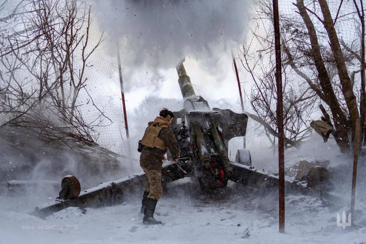 A 152 mm D-20 gun-howitzer in service with the 56th Separate Motorized Infantry Brigade