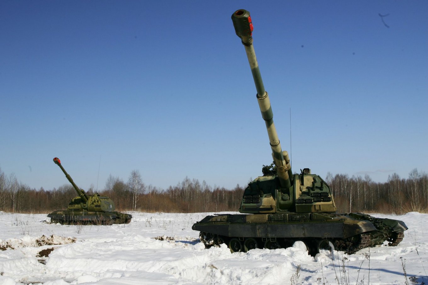Russian 2S19 Msta-S self-propelled gun Defense Express Russia Produces Much Less than Uses, the Shortage of Reserves Causes Tactics Changes