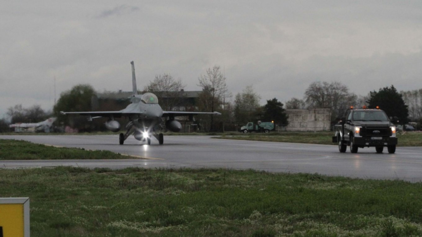 Bulgarian F-16 jet, April 2025 Defense Express Cursed Jet? Bulgaria's F-16 Block 70 Aircraft Stumble at the Start