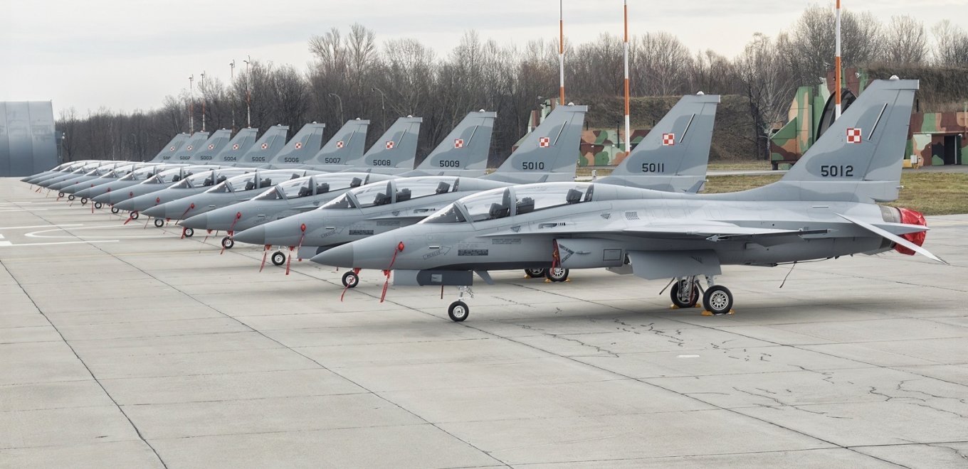 The FA-50 Fighting Eagles aircraft Defense Express Polish Air Force Takes Delivery of First 12 FA-50 Fighting Eagles (Photos)